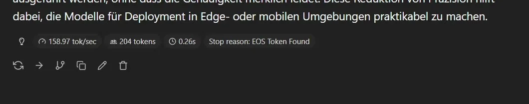 LM Studio, Kennzahlen unter der Antwort des kleinen Modells: 158,97 tok/sec, 204 Token, 0,26 s bis zum ersten Token