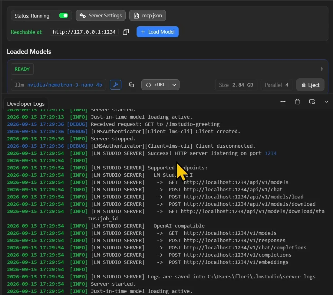 LM Studio, Entwickler-Bereich: Status Running, erreichbar unter http://127.0.0.1:1234, darunter das Protokoll mit den OpenAI-kompatiblen Endpunkten